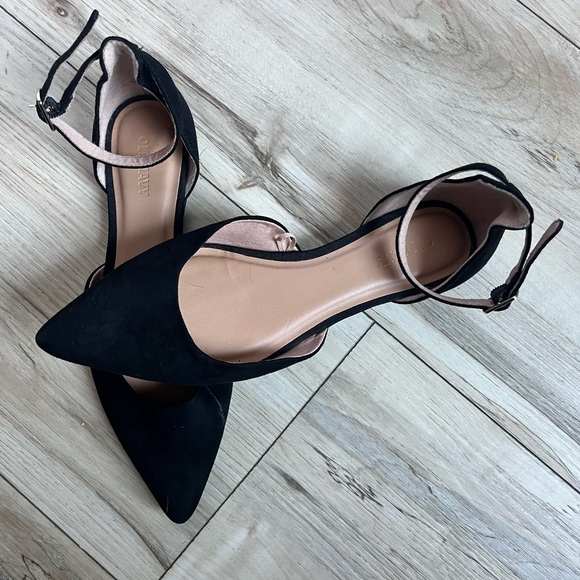 Old Navy Black Ankle Strap Heels - Picture 1 of 5
